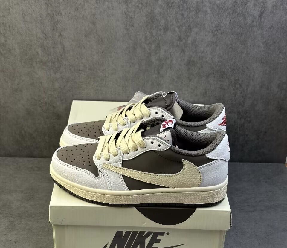 Jordan 1 Retro Low OG SP Travis Scott Reverse Mocha