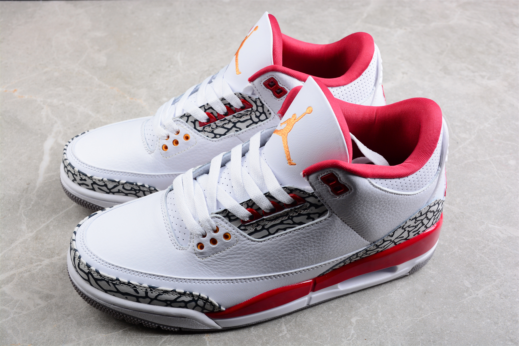 Lingakick Official Online Store » Air Jordan 3 Retro “Fire Red”