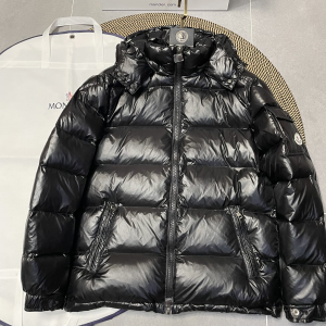 https://www.rucykick.ru/product/moncler-down-jacket-black-mz00460/